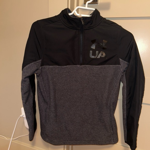 UA boys 1/4 Zip - Picture 1 of 3